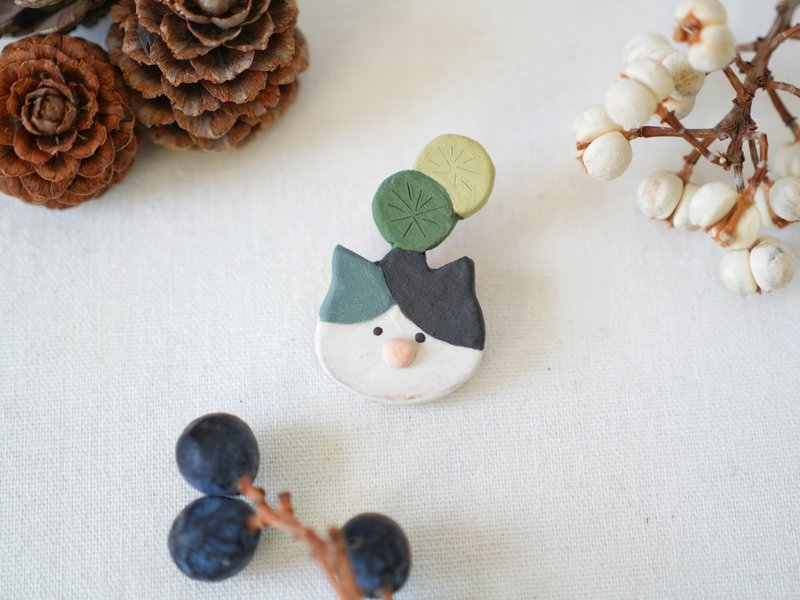 Yuanyeshan Tortoise Series•Cow Cat Pottery Pin Brooch - เข็มกลัด/พิน - ดินเผา สีดำ