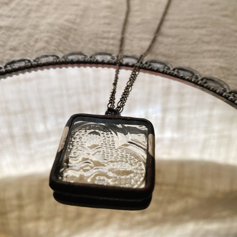 海棠 l 鑲嵌玻璃項鍊 - 項鍊 - 玻璃 透明