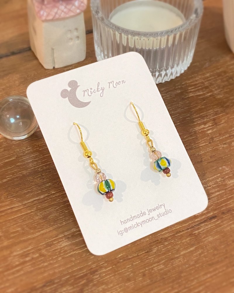 Handmade bead earring, handmade jewelry, unique jewelry, - 耳環/耳夾/耳骨夾 - 塑膠 黃色