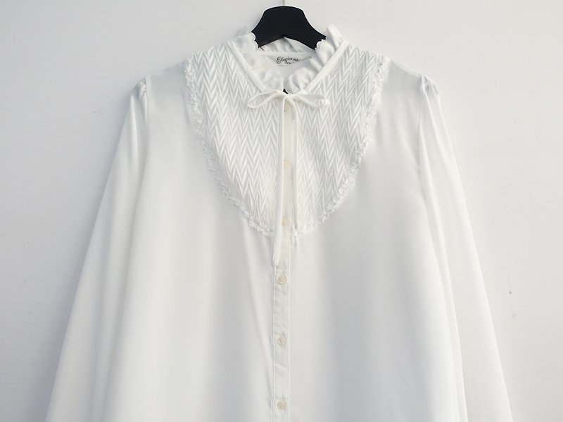 Awhile moment | Vintage long-sleeved shirt no.438 - Women's Shirts - Polyester White