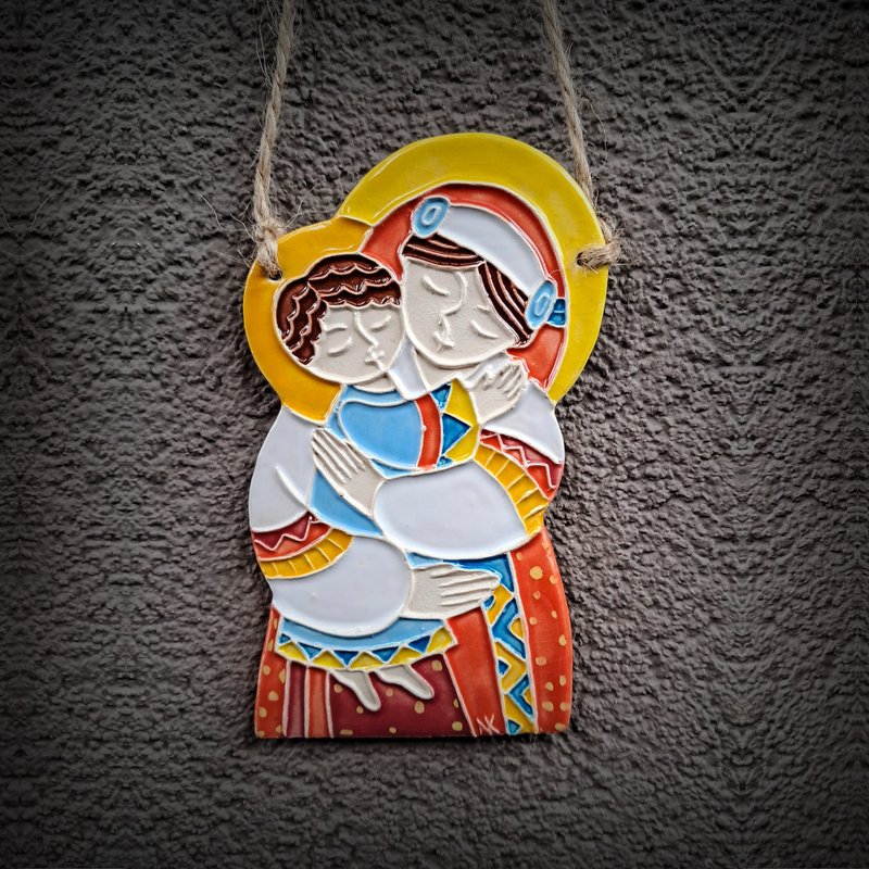 Handmade ceramic plaque Virgin Mary with Jesus,Holy Mother of God wall hangings - ตกแต่งผนัง - ดินเผา หลากหลายสี