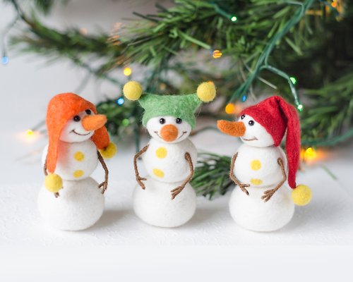 NineCarpStudio Set of 3 Handmade Felted Snowman Decor Customized Gift Christmas gift wrapping