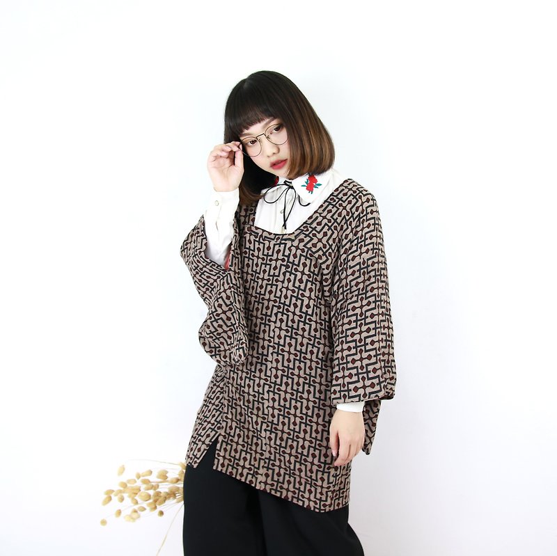 Back to Green Japan's back to the labyrinth vintage kimono KD-02 - เสื้อแจ็คเก็ต - ผ้าฝ้าย/ผ้าลินิน 