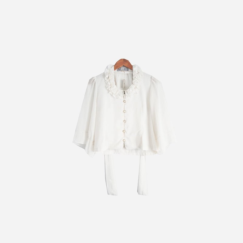 Dislocated vintage / lotus leaf collar long-sleeved shirt no.519 - เสื้อเชิ้ตผู้หญิง - วัสดุอื่นๆ ขาว