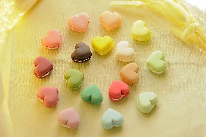 Sweet Dream ☆ hand practice style heart-shaped key ring macarons - a total of 14 color / Wedding small things - Keychains - Clay Multicolor