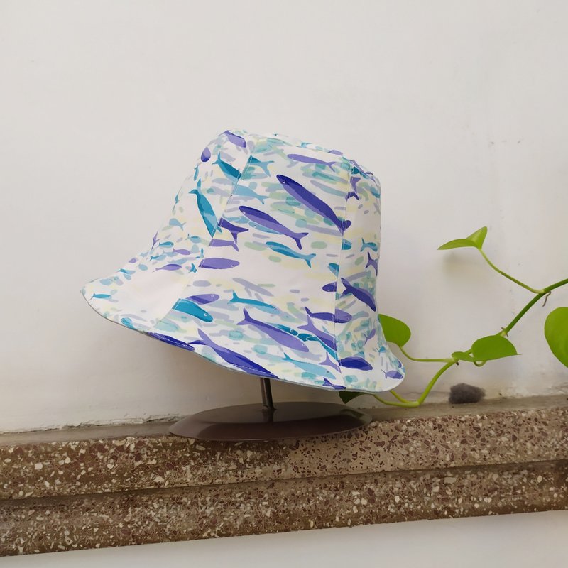 Handmade double-sided fisherman hat / short brim / sun hat / poet style / big fish / blue purple - หมวก - ผ้าฝ้าย/ผ้าลินิน 