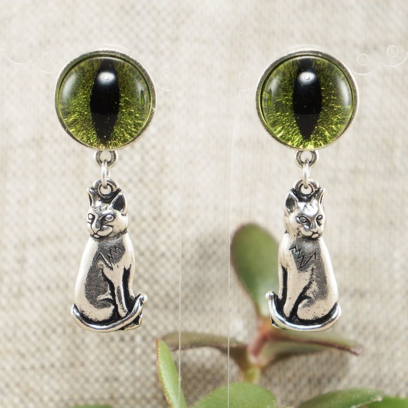 Olive Green Glass Cat Eye Evil Eye Silver Cat Kitten Protection Earrings Jewelry - 耳環/耳夾/耳骨夾 - 玻璃 綠色