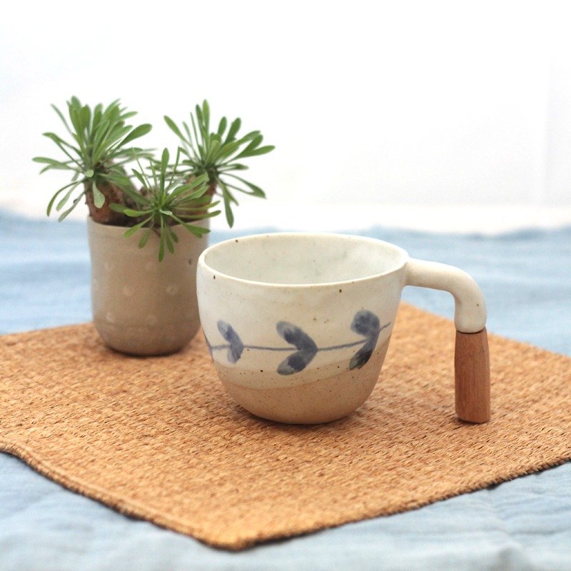 3.2.6. studio: Handmade ceramic coffee cup with wooden handle - เซรามิก - เครื่องลายคราม ขาว