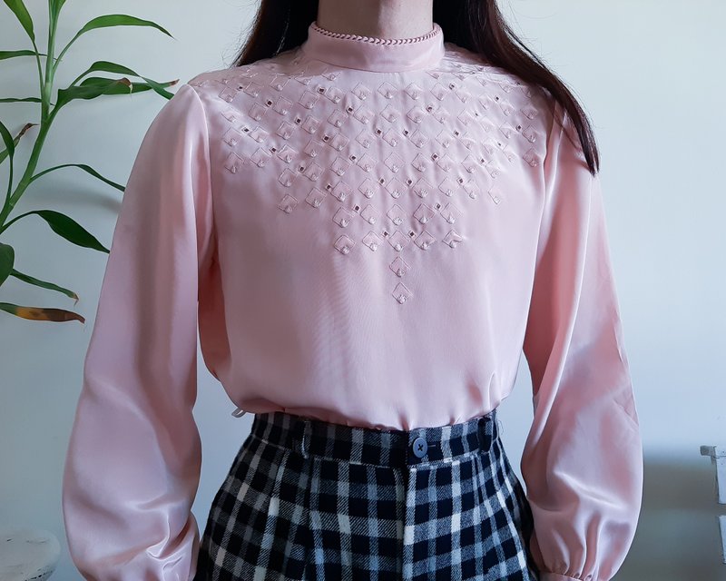 小號 - 復古 20 世紀 70 年代粉紅色手工刺繡高領紐帶襯衫 - 女襯衫 - 聚酯纖維 粉紅色