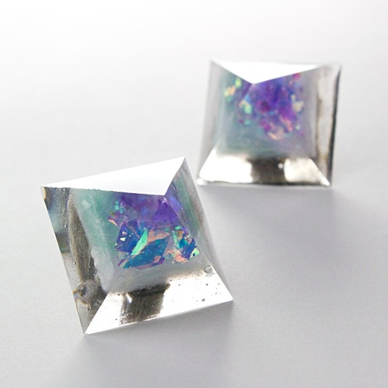 Pyramid earrings (snow) - ต่างหู - วัสดุอื่นๆ สีน้ำเงิน