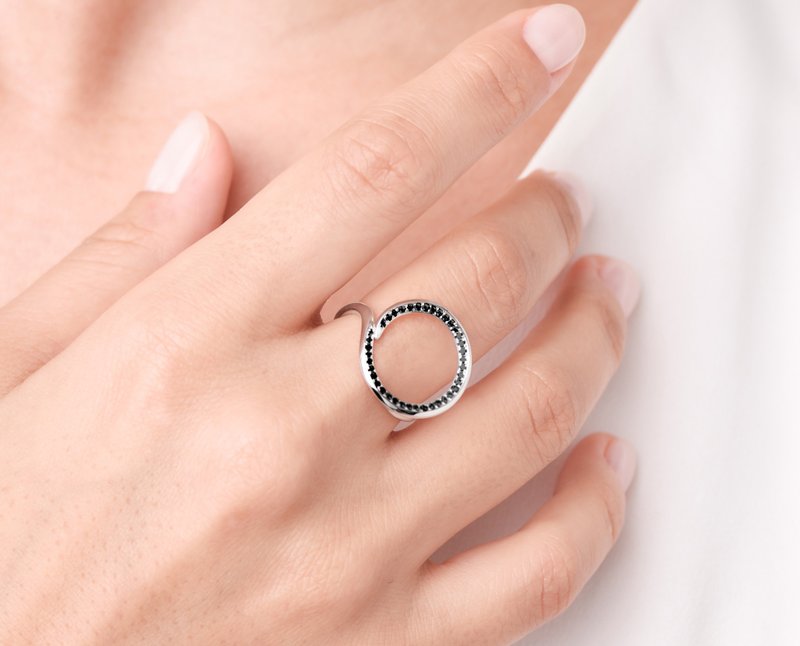 黑鑽石圓環結婚戒指 14k白金另類光環婚戒 獨特業力訂婚指環 - 戒指 - 貴金屬 黑色