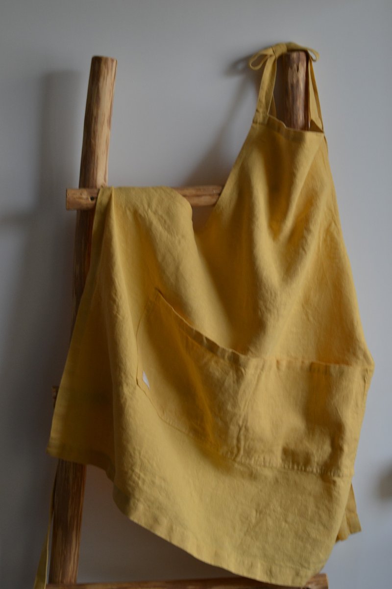 Linen apron for kitchen and garden, with pocket, home clothes, gift for hostess - 圍裙 - 亞麻 