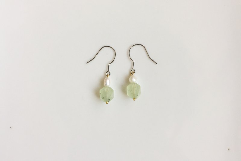 Condensed lemon natural stone pearl earrings - ต่างหู - เครื่องเพชรพลอย สีเขียว