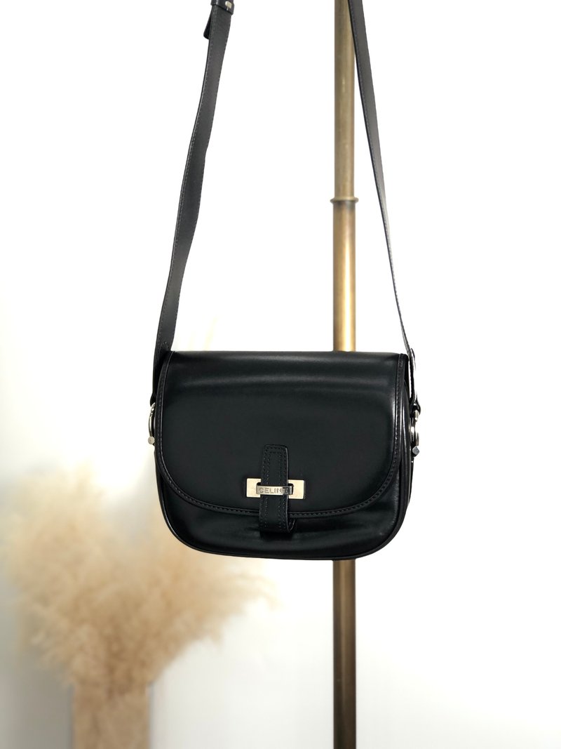 【 日本直送　名牌中古包 】CELINE セリーヌ ショルダーバッグ ブラック シルバー フロントバックル レザー vintage ヴィンテージ 3nhdaw - 側背包/斜背包 - 真皮 黑色