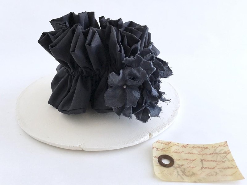 Black hydrangea chouchou. (フリル) - 髮飾 - 棉．麻 黑色