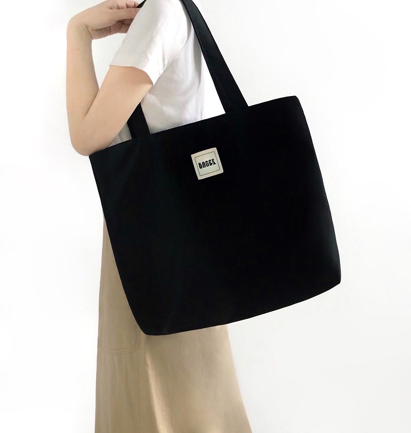 Japanese Simple Plain Color Large Capacity Shoulder Bag Black - กระเป๋าแมสเซนเจอร์ - ผ้าฝ้าย/ผ้าลินิน สีดำ