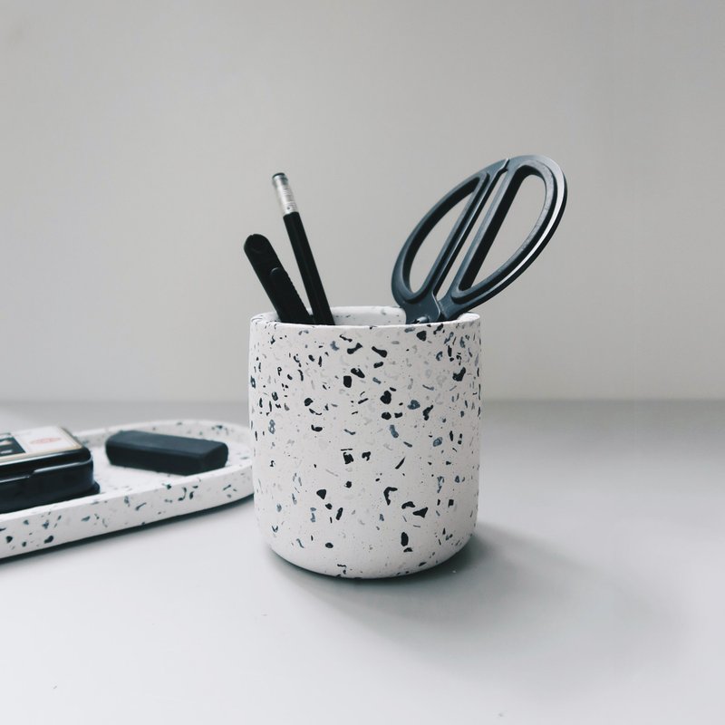 TERRAZZO Classic black & white stone concrete cylinder pot - กล่องเก็บของ - หิน ขาว