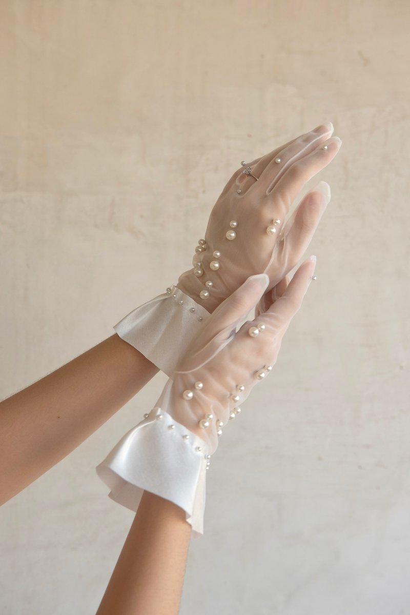 Pearl embroidered short organdy gloves - Gloves & Mittens - Pearl White