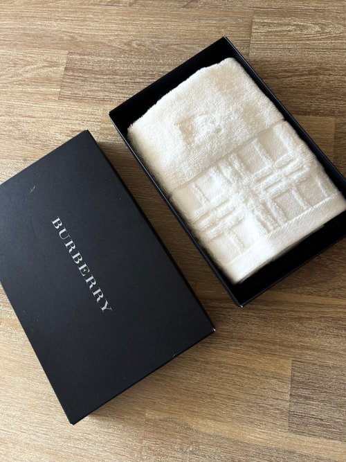 Burberrys チェック柄 バスタオル ギフトボックス入り　未使用品 BURBERRY - ☆新品☆ Burberrys バスタオル チェック柄 ギフト
