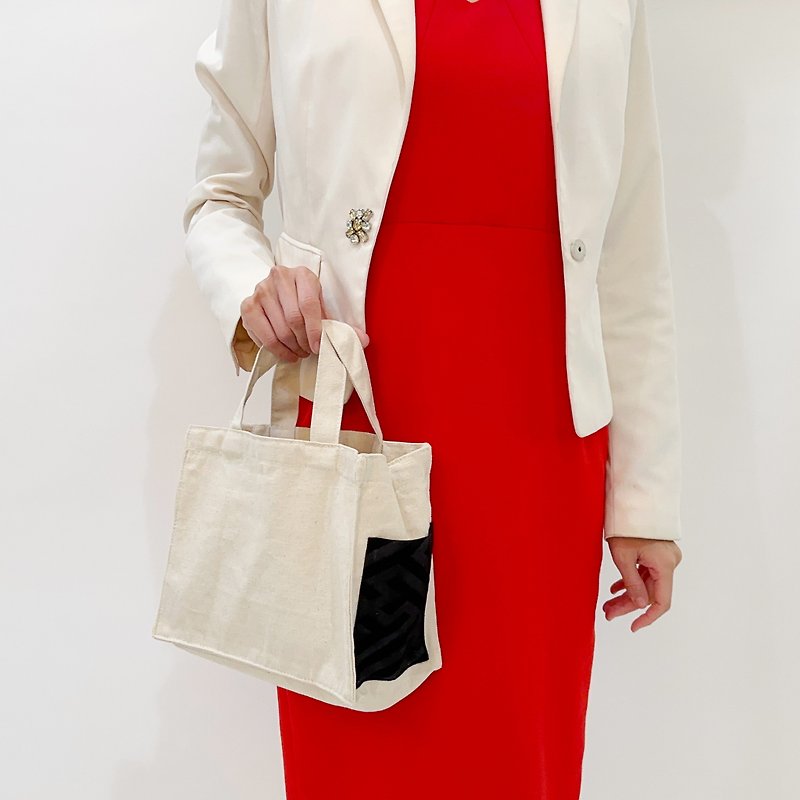 Canvas Lunch bag with kimono pocket #01 - กระเป๋าถือ - ผ้าฝ้าย/ผ้าลินิน ขาว