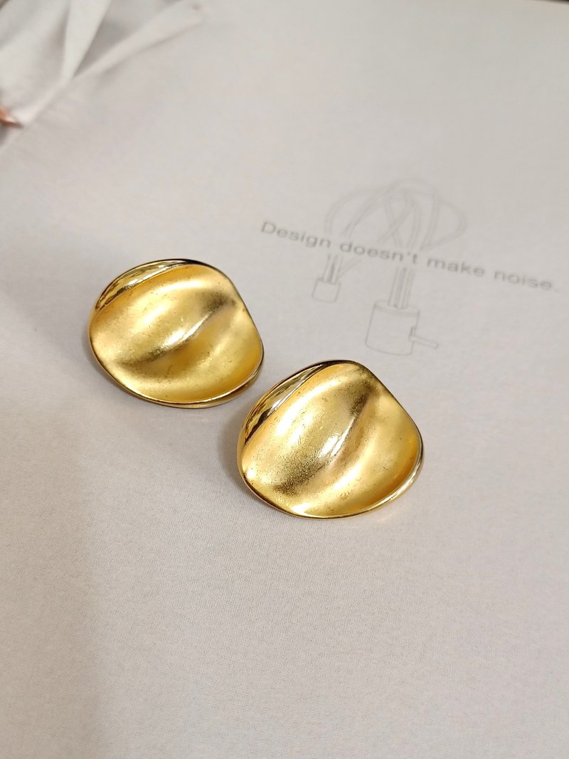 vintage jewelry elegant gold cloud image clip-on earrings - ต่างหู - โลหะ 