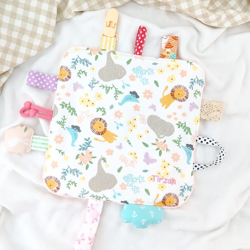 Free name embroidery. Garden animals. Rounded corner soothing tissue - ของขวัญวันครบรอบ - ผ้าฝ้าย/ผ้าลินิน สีเหลือง