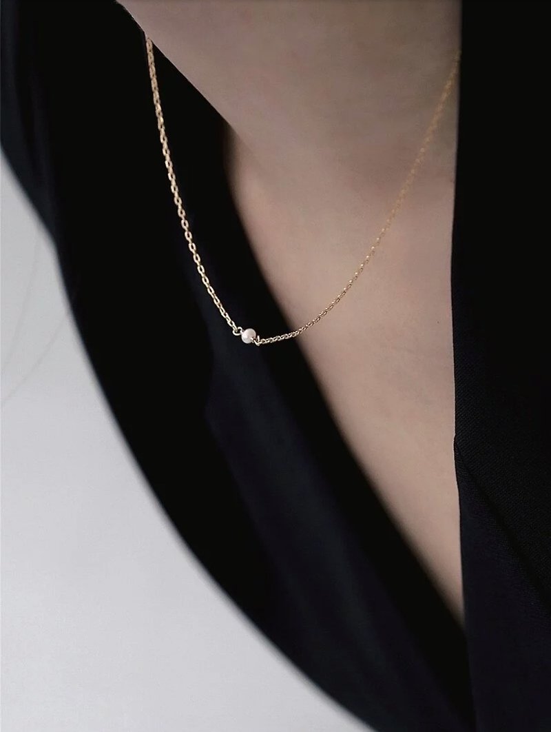 Classic Versatile Gold Pearl Necklace - สร้อยคอ - โลหะ สีทอง