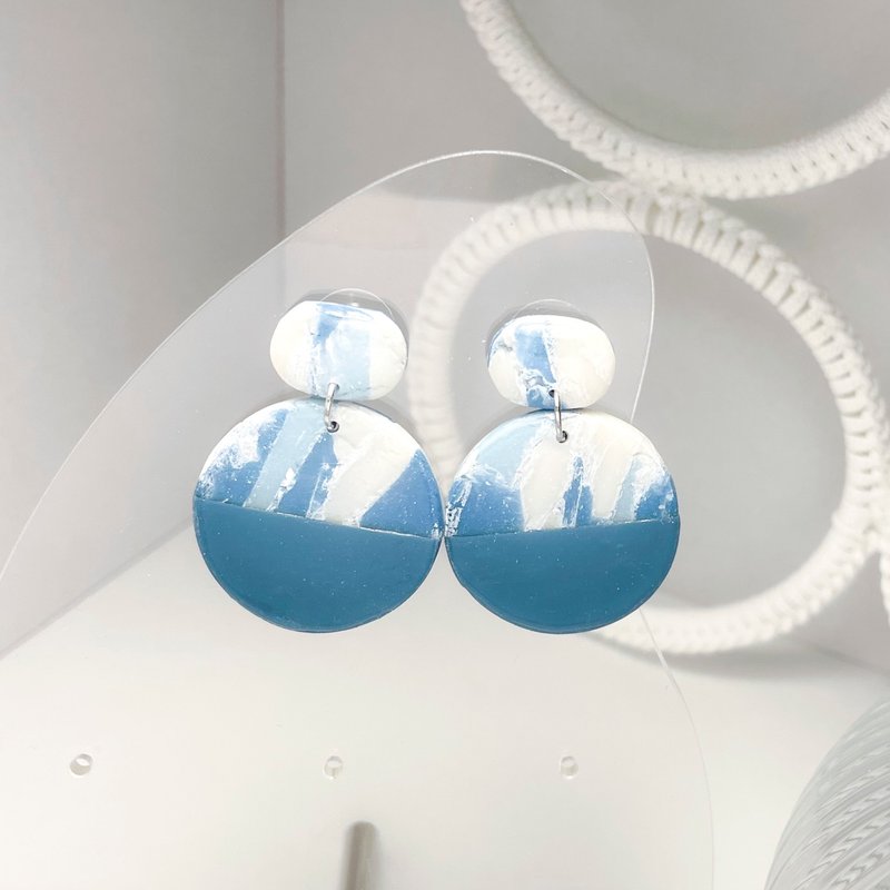 Blue Marble Round Dangle Earrings Winter Collection - 耳環/耳夾/耳骨夾 - 其他材質 多色