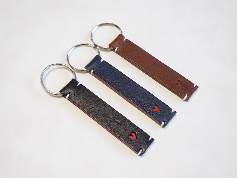 Heart motif/ Leather key charm (navy×red) - Keychains - Genuine Leather Blue