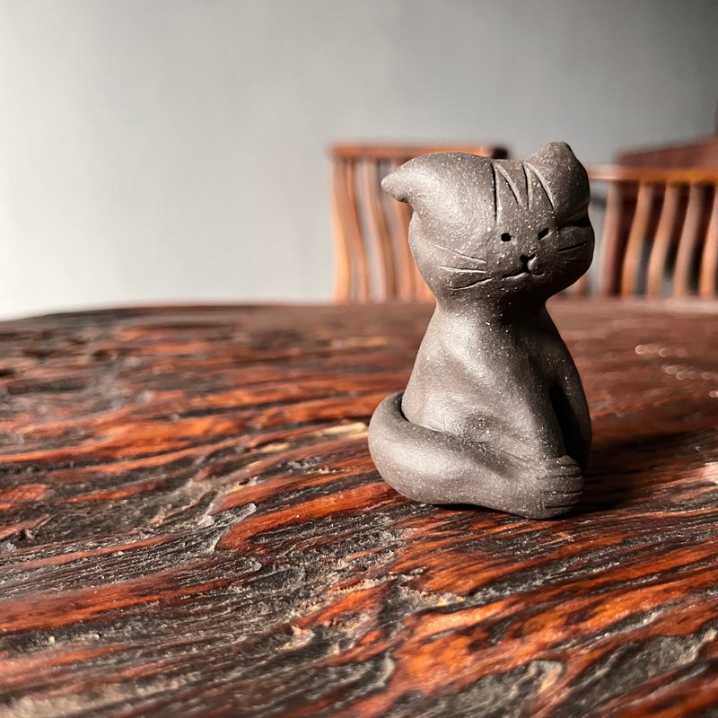 Cat with airplane ears/pottery doll - Items for Display - Pottery Black