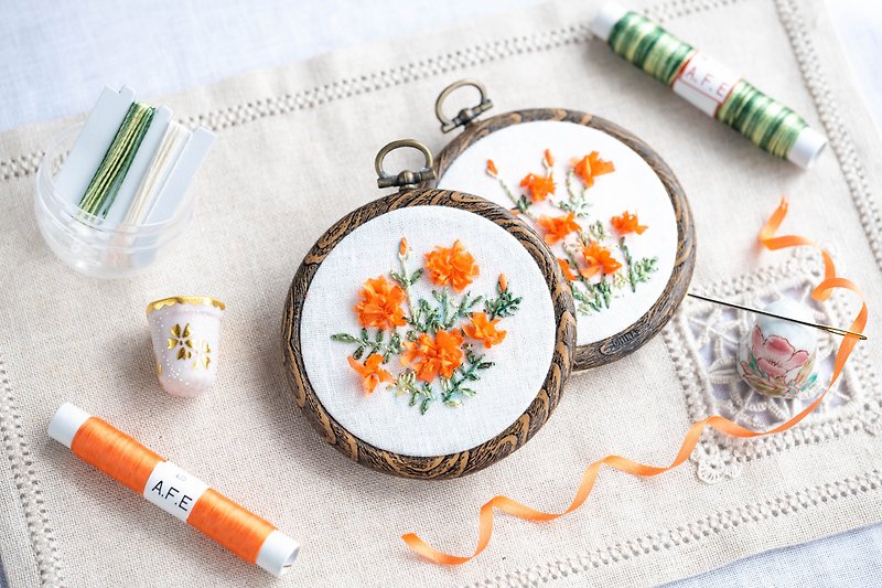 Marigold flower embroidery production kit [Flower embroidery made with silk ribbon] - Knitting, Embroidery, Felted Wool & Sewing - Thread Orange