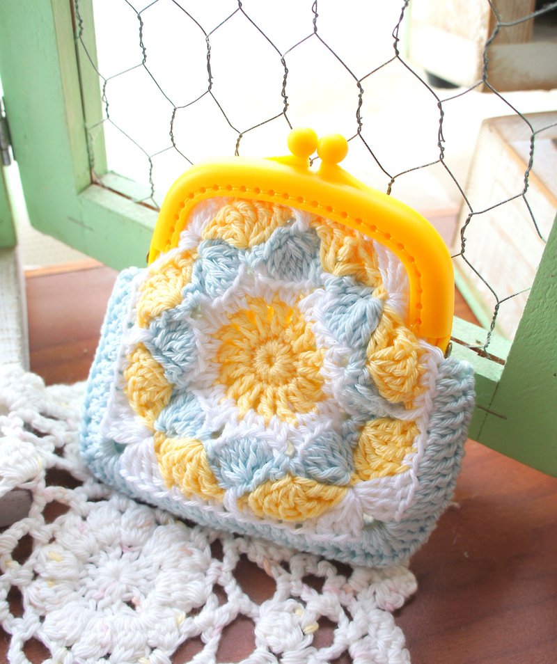 Hand-woven flower woven piece candy mouth gold bag (coin purse) - Wallets - Cotton & Hemp Multicolor