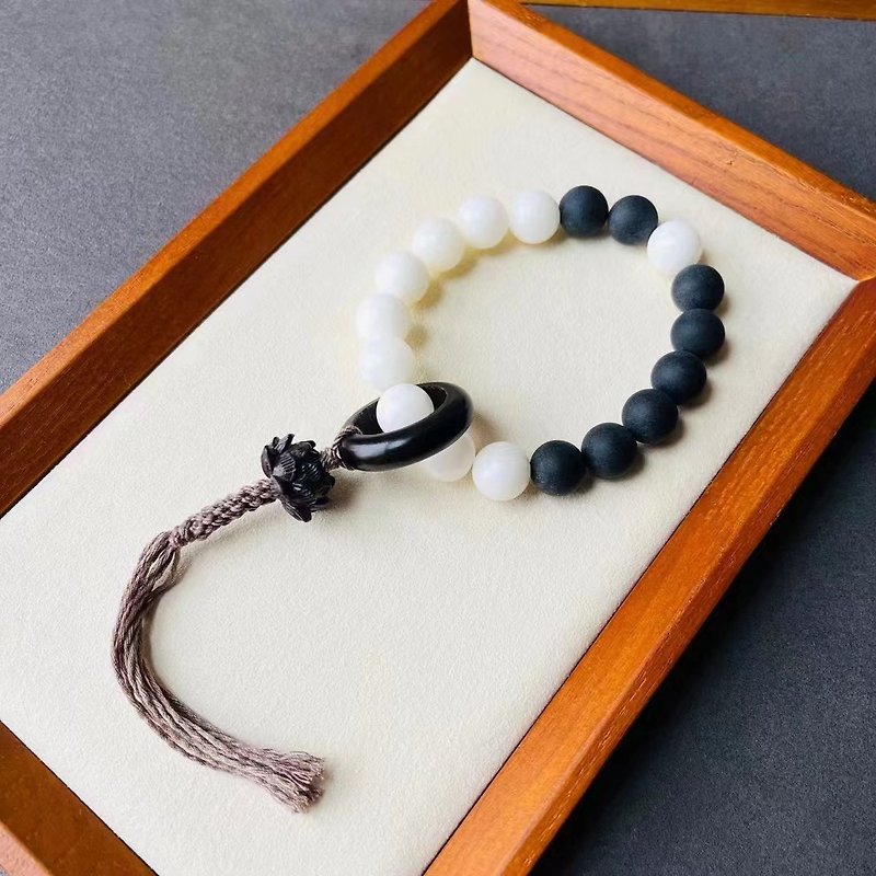 Natural and native bodhi root design bracelet in one thought - Bracelets - Plants & Flowers Black