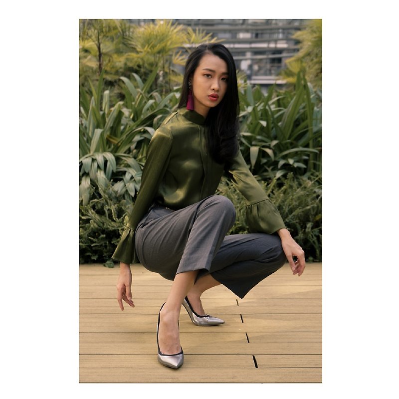 Flounce Sleeves Satin Mandarin Blouse (Bamboo Green) | Modern Qipao Blouse Top - เสื้อเชิ้ตผู้หญิง - วัสดุอื่นๆ สีเขียว