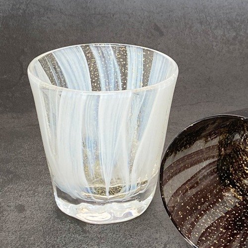 nakamura glass studio&shop 金箔ロックグラス・ホワイトストリーム：白と金のモダンなロックグラス
