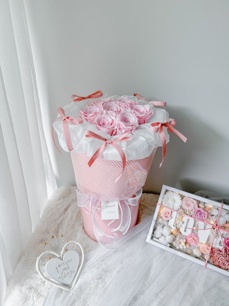 Preserved flower bouquet/Princess style bow preserved rose bouquet - ช่อดอกไม้แห้ง - พืช/ดอกไม้ 