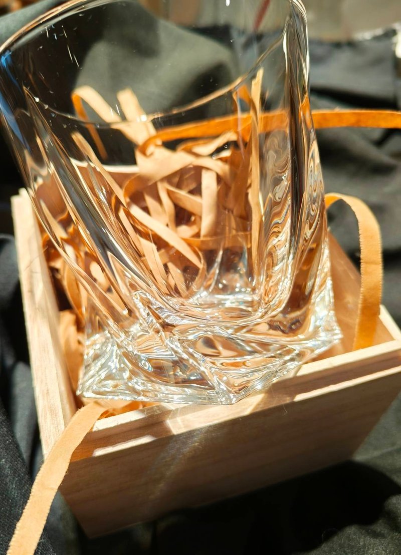 禮品訂製 威士忌杯 客製刻字杯 附木盒 - 杯子 - 玻璃 透明