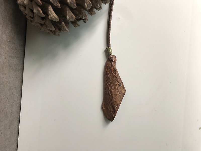 Think. Xiao Nan tumor casing. Wood necklace - Necklaces - Wood Multicolor