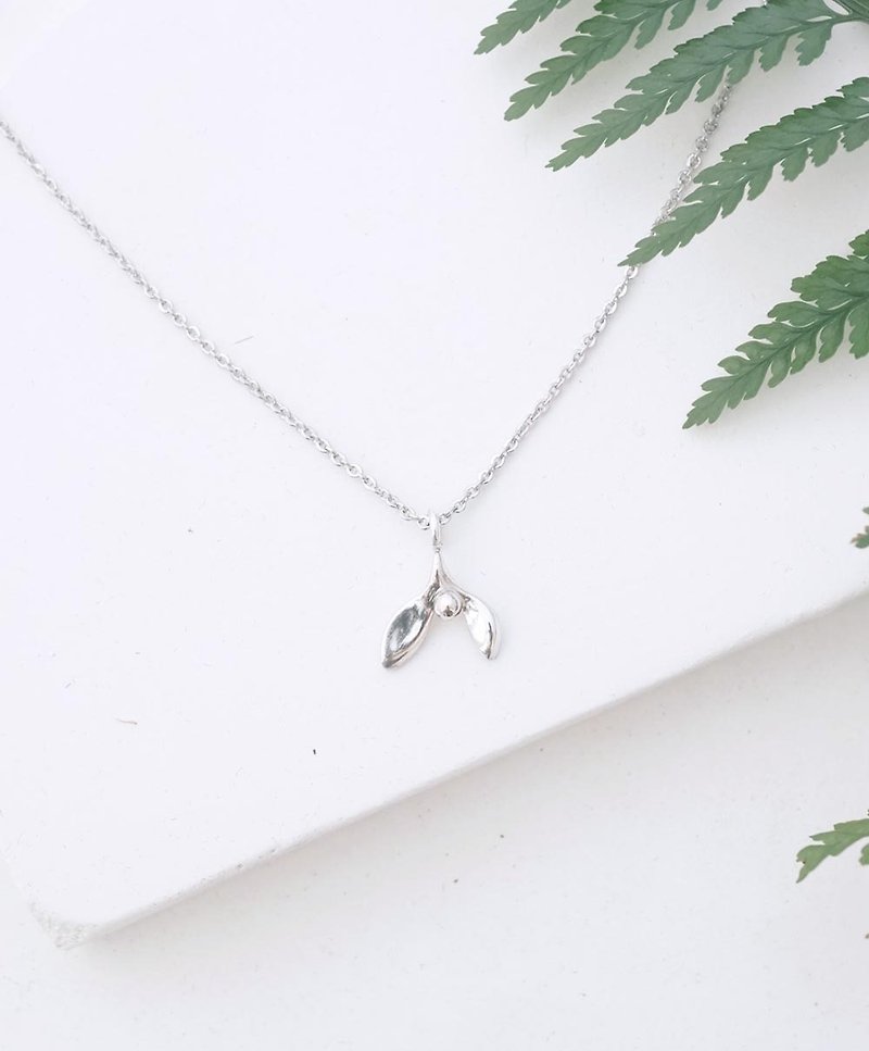 Mistletoe handmade sterling silver necklace - สร้อยคอ - เงินแท้ สีเงิน