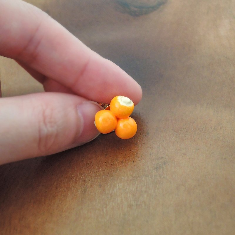 ミニなめこ3粒ピンブローチ - バッジ・ピンズ - 粘土 オレンジ