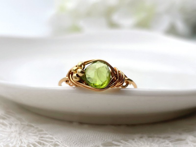 Retro moon - Peridot wire ring - แหวนทั่วไป - เครื่องเพชรพลอย สีเขียว