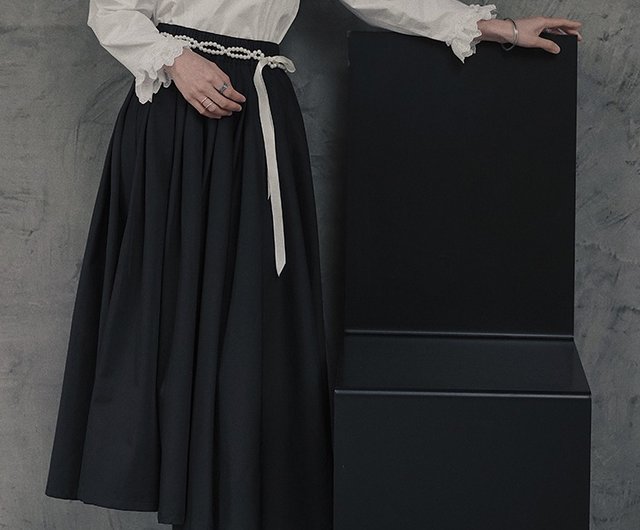 Elastic black skirt Outlet