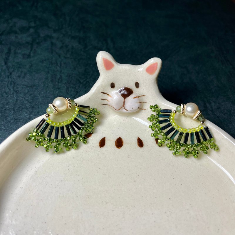 A Lu 銀杏扇葉珠花耳針耳飾/飾品/純手工編製 原創限量款 - 耳環/耳夾/耳骨夾 - 珍珠 多色
