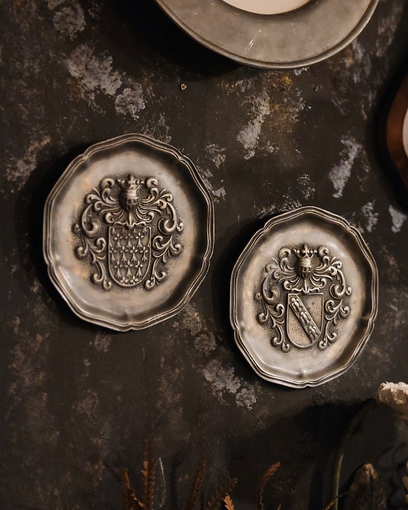 LORRAINE/BRETAGNE heraldic tin plate | Chaoyang selection - ของวางตกแต่ง - โลหะ 