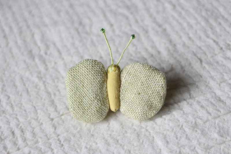 小蝴蝶 刺繡胸針別針 / 65 嫩綠蝶 - 徽章/別針 - 繡線 綠色