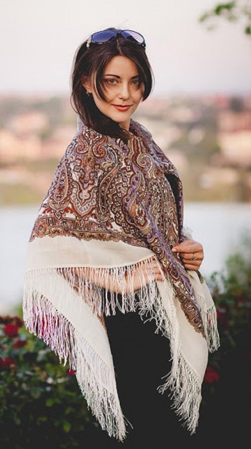 Wool shawl ''Russian beauty