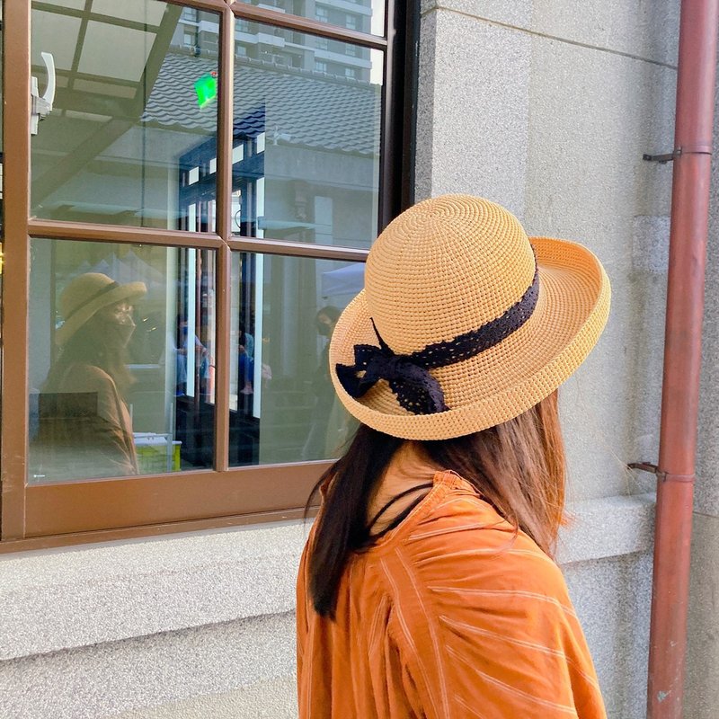 Jessie hand-woven straw hat milk tea grass chokdee-muakdeedee - หมวก - วัสดุอื่นๆ สีนำ้ตาล