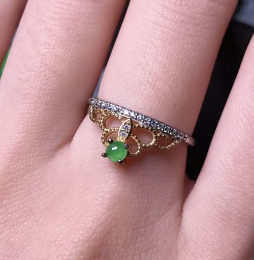 瓔珞珠寶盒 E.L.Jewelry Box 冰陽綠翡翠蛋面皇冠戒指 925純銀 | 天然緬甸玉A貨翡翠 | 送禮