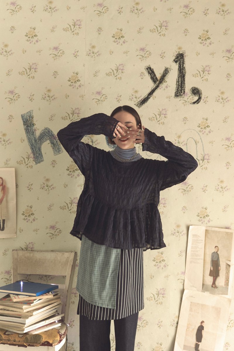 ダークブルー シアー クリンクル加工ブラウス - トップス - その他の素材 ブルー