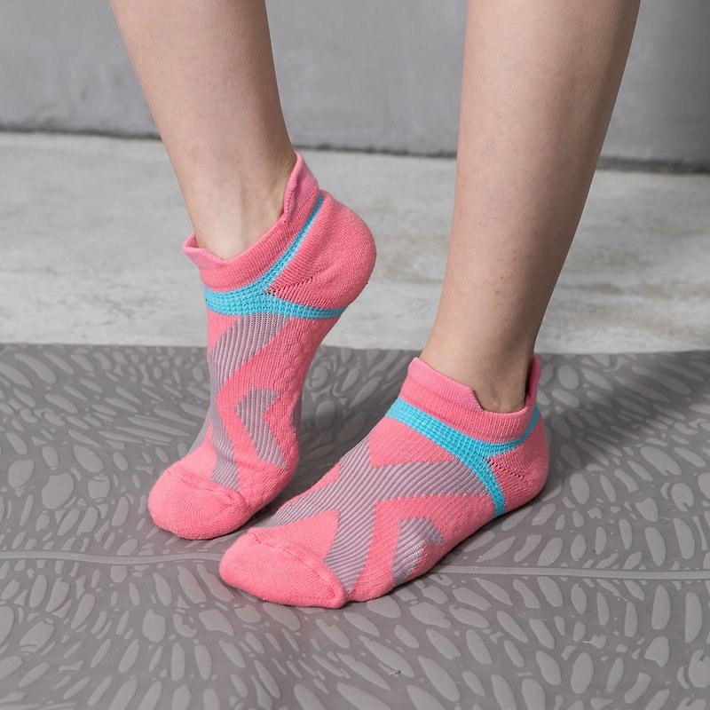 X交叉足弓護足防磨女船襪6雙顏色隨機 運動襪 氣墊襪 足弓襪 - 襪子 - 棉．麻 粉紅色